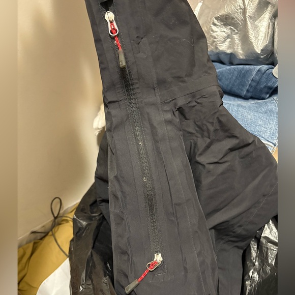 The North Face Black Summit Series Winter Jacket - Picture 6 of 6